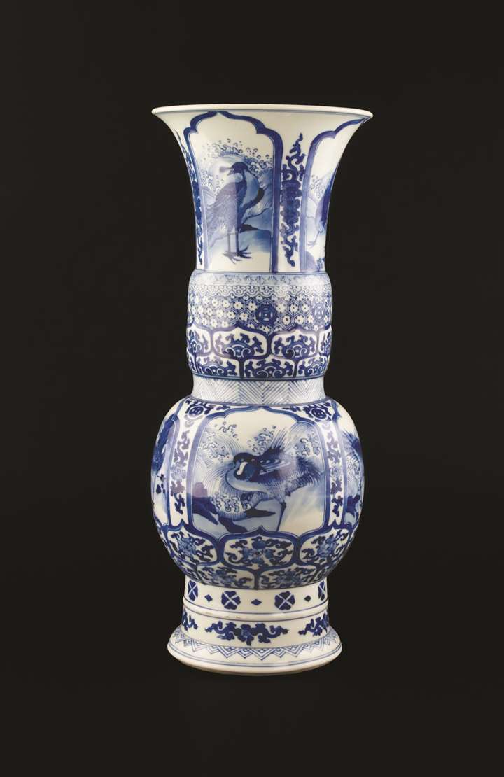 Chinese porcelain blue and white gu vase